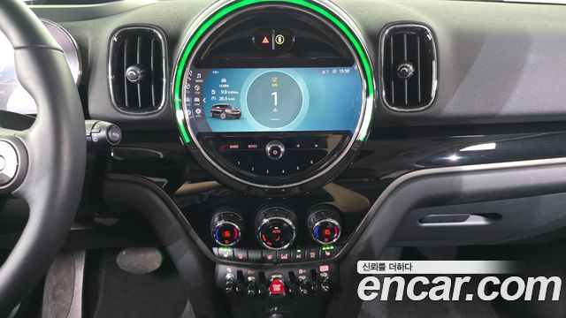MINI Cooper Countryman Classic Plus Launch Pack 2nd Gen 2023 — фото 24