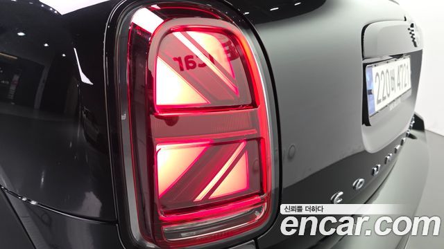 MINI Cooper Countryman Classic Plus Launch Pack 2nd Gen 2023 — фото 29
