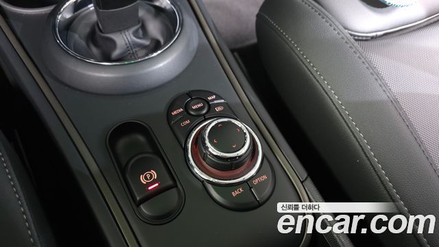 MINI Cooper Countryman Classic Plus Launch Pack 2nd Gen 2023 — фото 36