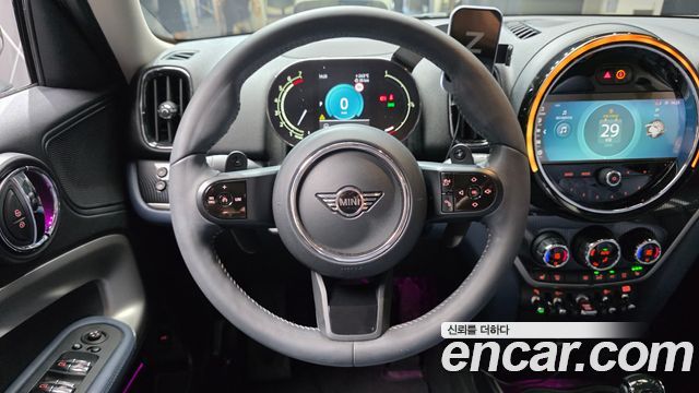 MINI Cooper S Countryman ALL4 Classic Launch Pack 2nd 2023 — фото 13