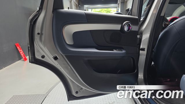 MINI Cooper S Countryman ALL4 Classic Launch Pack 2nd 2023 — фото 25