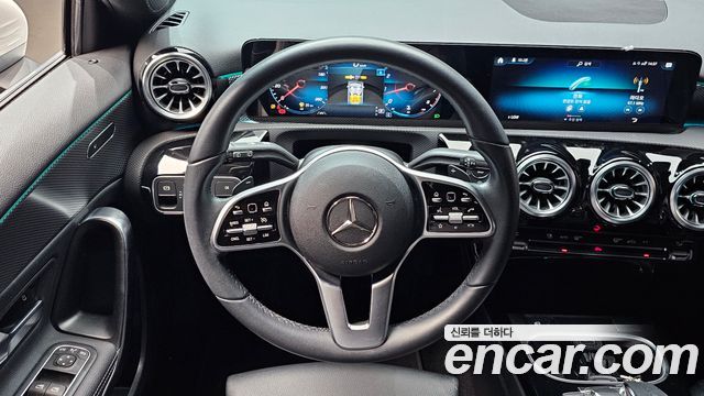 Mercedes-Benz A-Class (W177) A220 Hatchback 2022 — фото 13