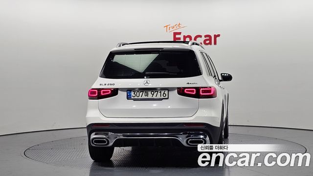 Mercedes-Benz GLB-Class (X247) GLB250 4MATIC 2021 — фото 4