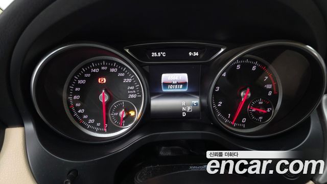 Mercedes-Benz GLA-Class (X156) GLA220 Premium 2019 — фото 8
