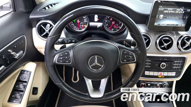 Mercedes-Benz GLA-Class (X156) GLA220 Premium 2019 — фото 13