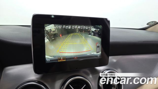Mercedes-Benz GLA-Class (X156) GLA220 Premium 2019 — фото 14