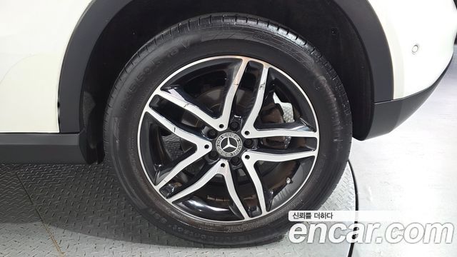 Mercedes-Benz GLA-Class (X156) GLA220 Premium 2019 — фото 21