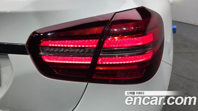 Mercedes-Benz GLA-Class (X156) GLA220 Premium 2019 — фото 23