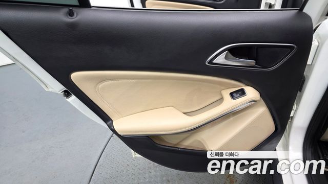 Mercedes-Benz GLA-Class (X156) GLA220 Premium 2019 — фото 25