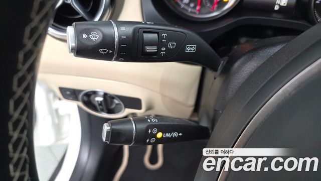 Mercedes-Benz GLA-Class (X156) GLA220 Premium 2019 — фото 27