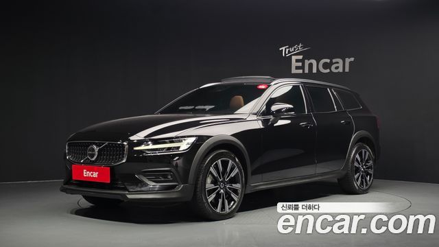 Volvo V60 Cross Country (II) B5 Ultimate AWD
