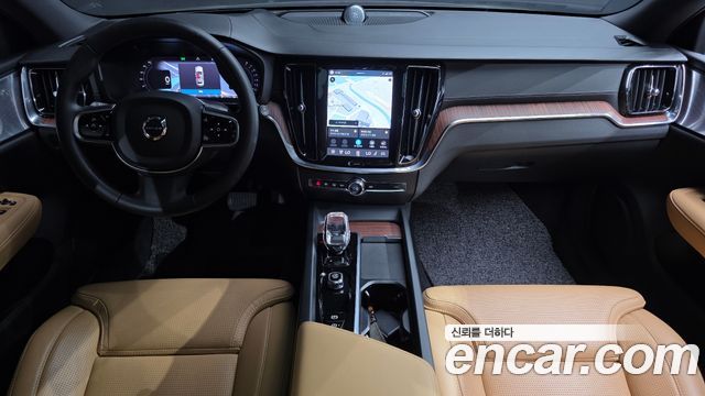 Volvo V60 Cross Country (II) B5 Ultimate AWD 2023 — фото 7