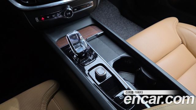Volvo V60 Cross Country (II) B5 Ultimate AWD 2023 — фото 9