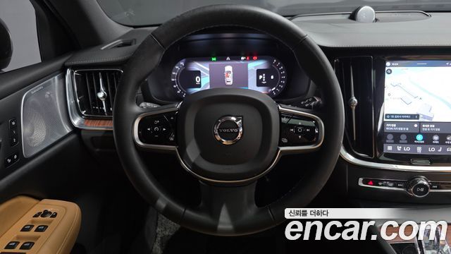 Volvo V60 Cross Country (II) B5 Ultimate AWD 2023 — фото 19
