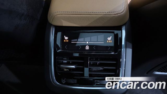 Volvo V60 Cross Country (II) B5 Ultimate AWD 2023 — фото 23