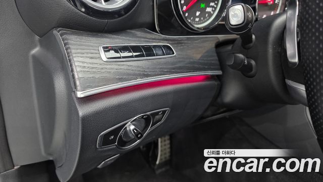 Mercedes-Benz E-Class (W213) E220d Cabriolet 2019 — фото 18