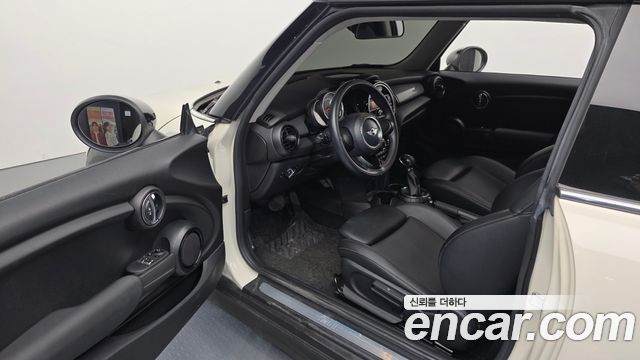 MINI Cooper Standard Third Generation 2016 — фото 10