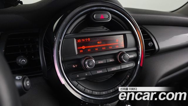 MINI Cooper Standard Third Generation 2016 — фото 22