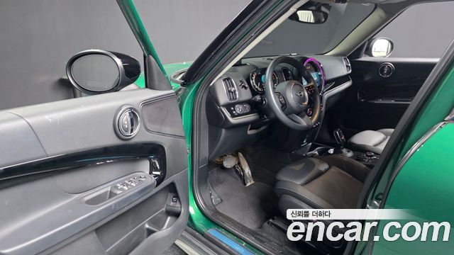 MINI Cooper Countryman Classic Plus Launch Pack 2nd Gen 2023 — фото 10