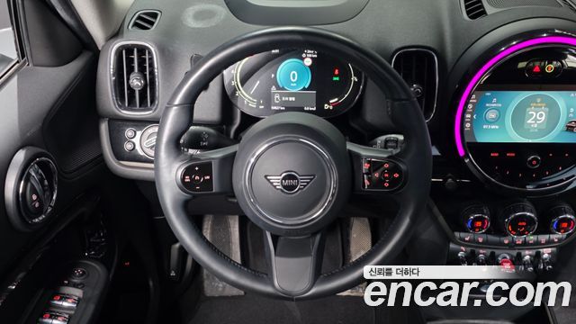 MINI Cooper Countryman Classic Plus Launch Pack 2nd Gen 2023 — фото 13
