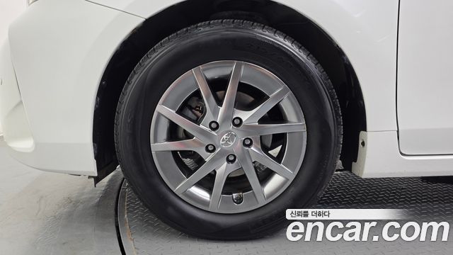Toyota Prius V 1.8 2015 — фото 5