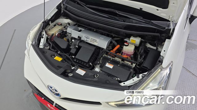 Toyota Prius V 1.8 2015 — фото 6