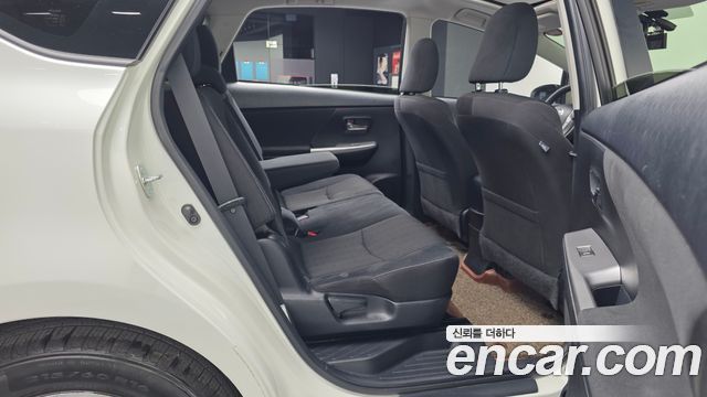 Toyota Prius V 1.8 2015 — фото 12