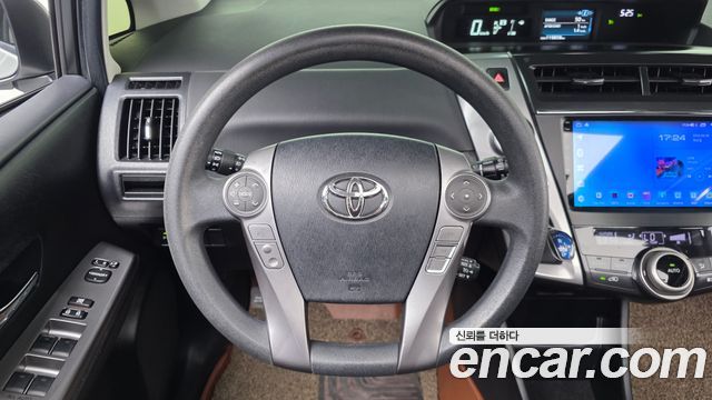 Toyota Prius V 1.8 2015 — фото 13