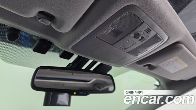 Toyota Prius V 1.8 2015 — фото 17