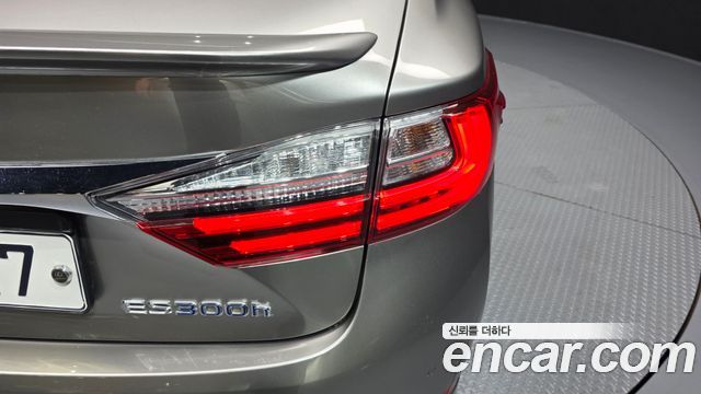 Lexus ES300h Supreme+ XV60 2018 — фото 23