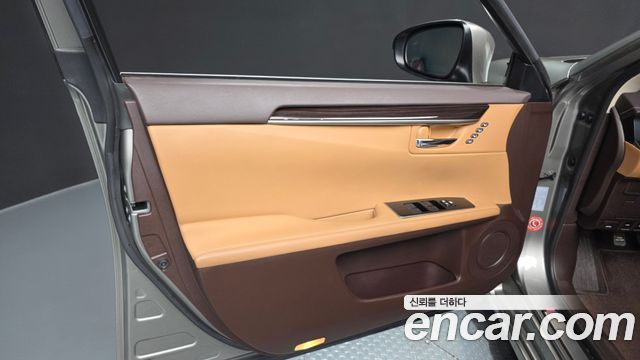 Lexus ES300h Supreme+ XV60 2018 — фото 24
