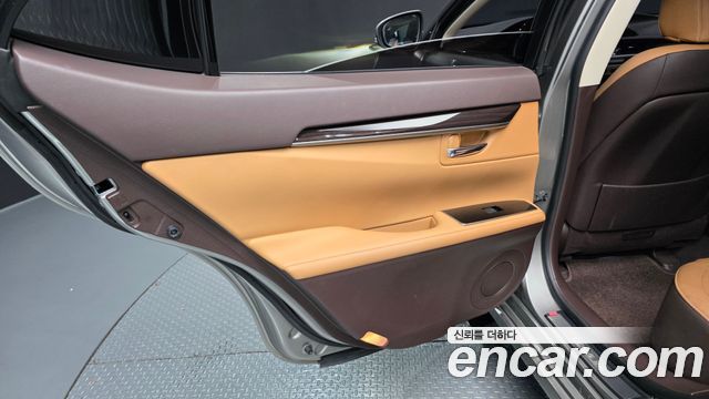 Lexus ES300h Supreme+ XV60 2018 — фото 25