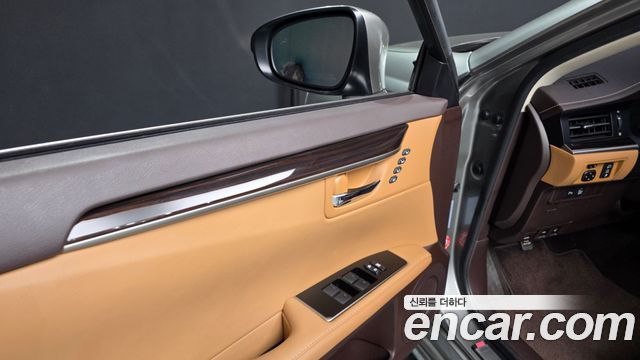 Lexus ES300h Supreme+ XV60 2018 — фото 34