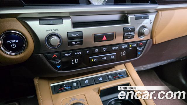 Lexus ES300h Supreme+ XV60 2018 — фото 35