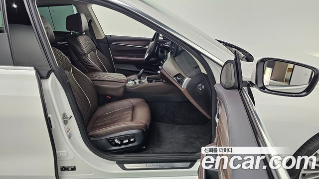 BMW 6 Series GT (G32) 640i xDrive Luxury 2022 — фото 10