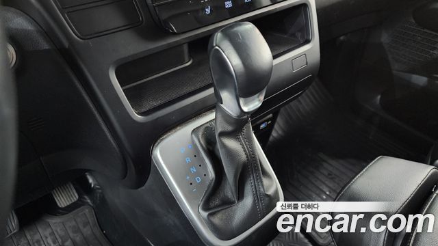 Hyundai Staria Cargo 3-Seater Modern 2022 — фото 9