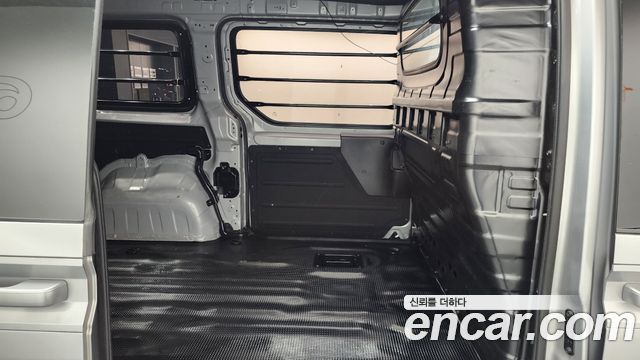 Hyundai Staria Cargo 3-Seater Modern 2022 — фото 11