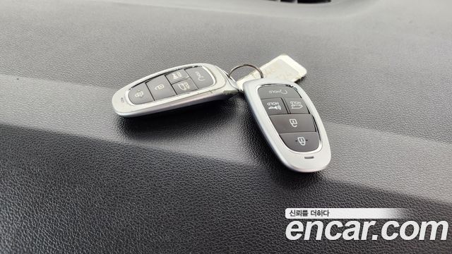 Hyundai Staria Cargo 3-Seater Modern 2022 — фото 19