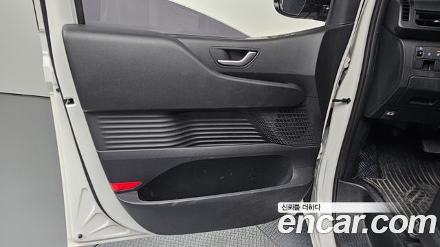 Hyundai Staria Cargo 3-Seater Modern 2022 — фото 24