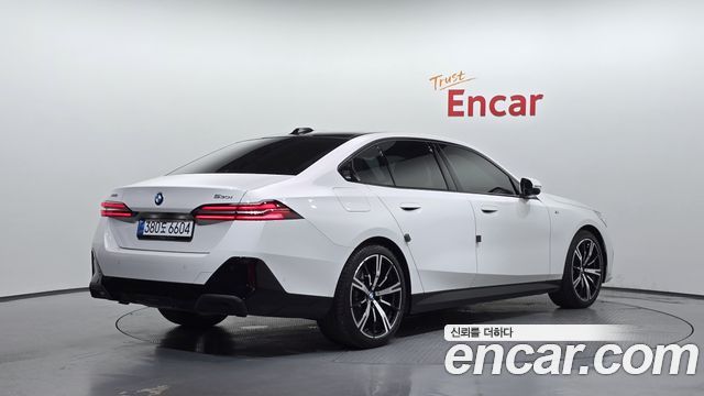 BMW 5 Series (G60) 530i xDrive M Sport 2025 — фото 2