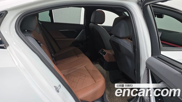BMW 5 Series (G60) 530i xDrive M Sport 2025 — фото 11