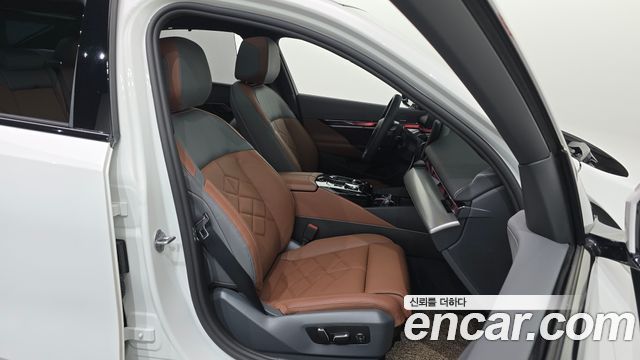 BMW 5 Series (G60) 530i xDrive M Sport 2025 — фото 26