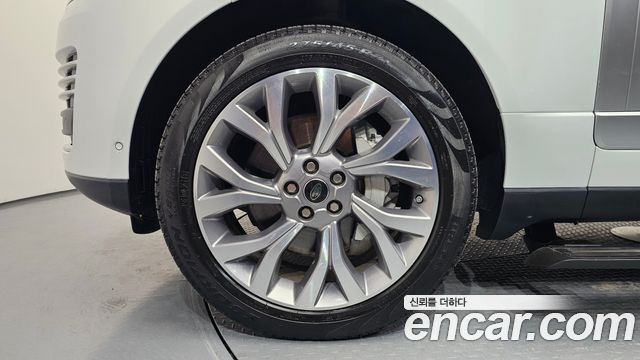 Land Rover Range Rover (IV) 4.4 SDV8 AB DIESEL 2018 — фото 5