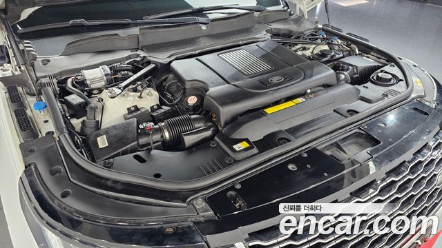 Land Rover Range Rover (IV) 4.4 SDV8 AB DIESEL 2018 — фото 6