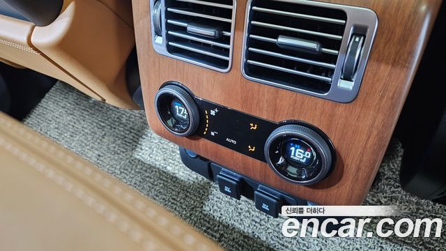 Land Rover Range Rover (IV) 4.4 SDV8 AB DIESEL 2018 — фото 18