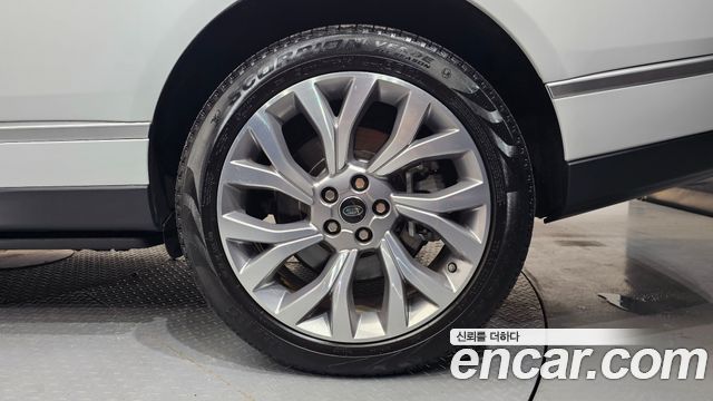 Land Rover Range Rover (IV) 4.4 SDV8 AB DIESEL 2018 — фото 21