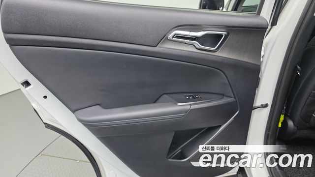 Kia Sportage (V) LPG 2.0 2WD Signature 2025 — фото 25