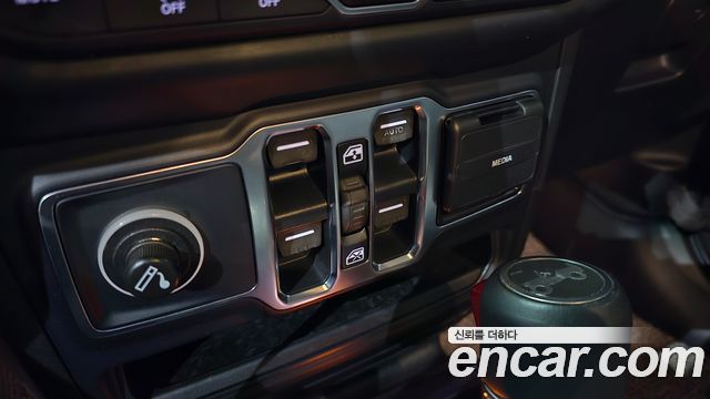 Jeep Wrangler (JL) 2.0 Overland 4Door 2019 — фото 33