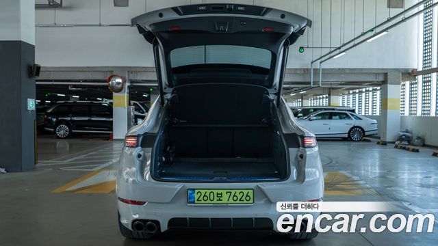 Porsche Cayenne (PO536) 3.0 S E-Hybrid Coupe 2025 — фото 6