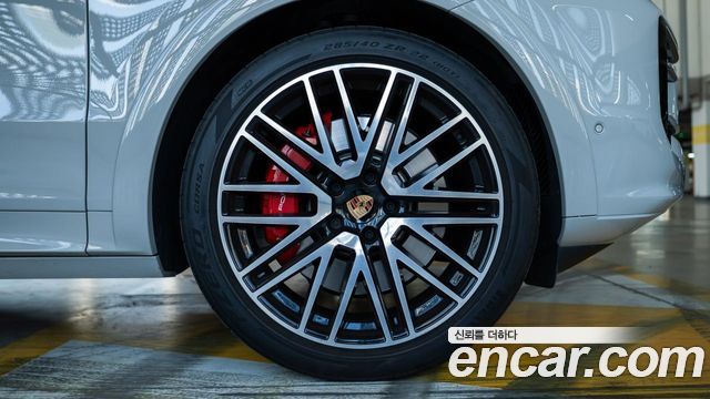 Porsche Cayenne (PO536) 3.0 S E-Hybrid Coupe 2025 — фото 22